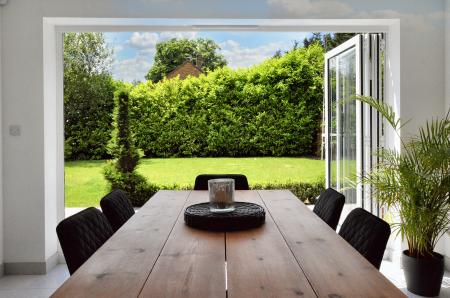 3 bedroom Detached house to let in Mayflower Road, St Albans, AL2