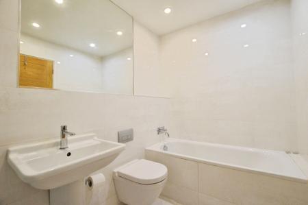 2 bedroom Flat to let in Millers Rise, St Albans, AL1