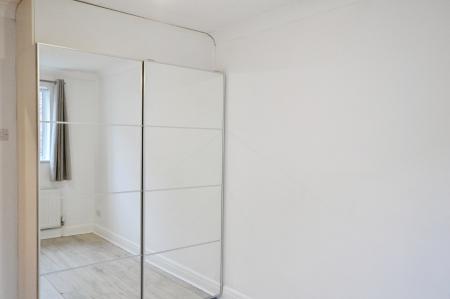 2 bedroom Flat to let in Millers Rise, St Albans, AL1