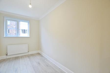 2 bedroom Flat to let in Millers Rise, St Albans, AL1