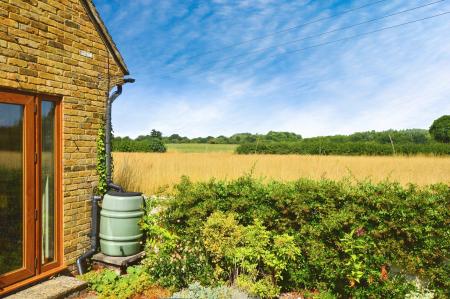 3 bedroom Detached house to let in Roestock Lane, Colney Heath, AL4