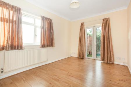 1 bedroom Ground floor maisonette to let in Sandridge Road, St Albans, AL1