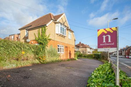 1 bedroom Ground floor maisonette to let in Sandridge Road, St Albans, AL1