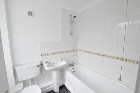 2 bedroom Flat to let in Sandridge Road, St Albans, AL1