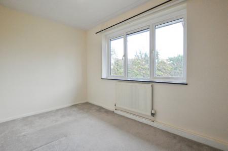 3 bedroom Flat to let in Tudor Road, St Albans, AL3