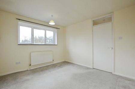 3 bedroom Flat to let in Tudor Road, St Albans, AL3