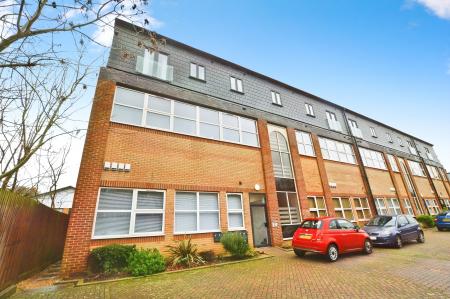 1 bedroom Flat to let in Soothouse Spring, St Albans, AL3