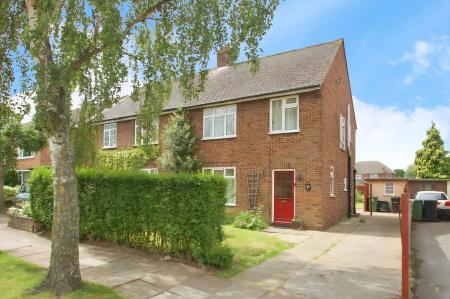 3 bedroom Semi-detached house to let in Hazelwood Drive, St Albans, AL4