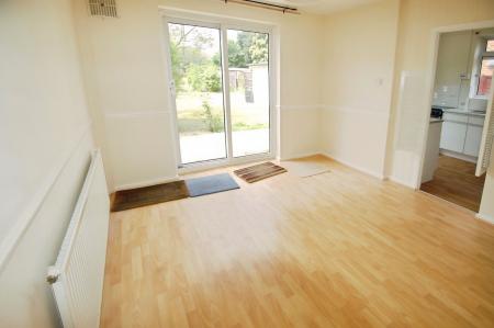 3 bedroom Semi-detached house to let in Hazelwood Drive, St Albans, AL4