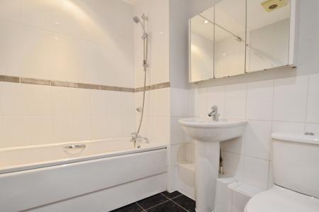 2 bedroom Flat to let in Brookfield House, Hemel Hempstead, HP2