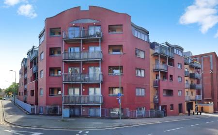 2 bedroom Flat to let in Brookfield House, Hemel Hempstead, HP2