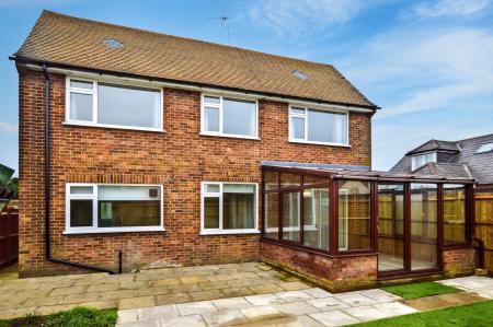 3 bedroom Detached house for sale in Oaklands Lane, St Albans, AL4