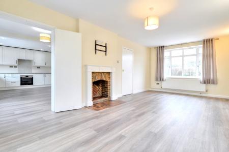 3 bedroom Detached house for sale in Oaklands Lane, St Albans, AL4