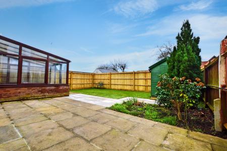 3 bedroom Detached house for sale in Oaklands Lane, St Albans, AL4