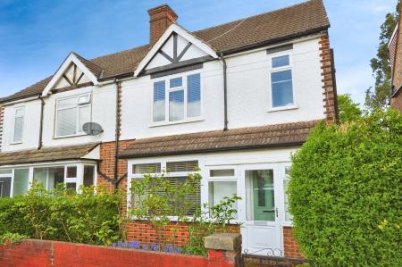 3 bedroom Semi-detached house to let in Cambridge Road, St Albans, AL1