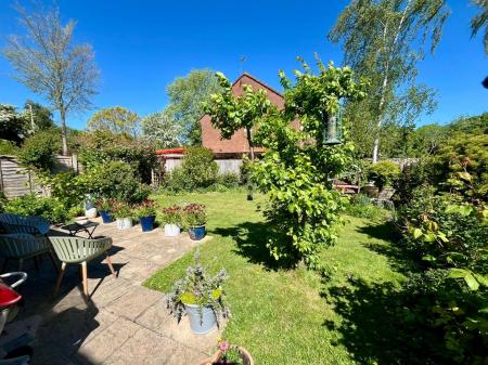 4 bedroom Detached house for sale in The Paddock, Hatfield, AL10