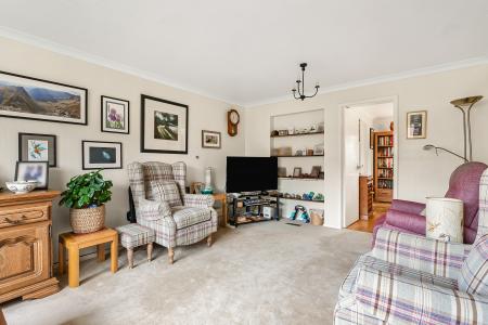 4 bedroom Detached house for sale in The Paddock, Hatfield, AL10