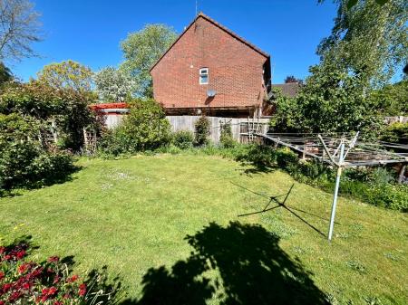 4 bedroom Detached house for sale in The Paddock, Hatfield, AL10