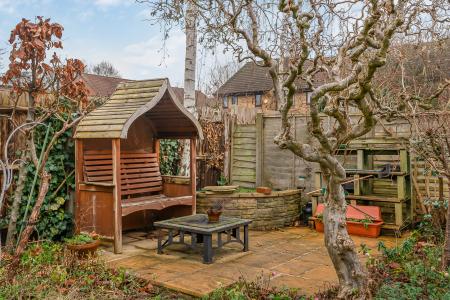 4 bedroom Detached house for sale in The Paddock, Hatfield, AL10