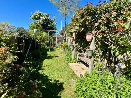 4 bedroom Detached house for sale in The Paddock, Hatfield, AL10