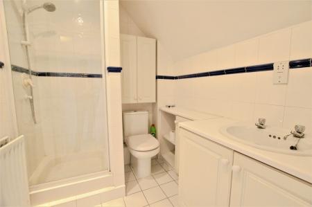 2 bedroom Flat to let in Granville Road, St Albans, AL1