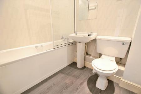 2 bedroom Flat to let in Granville Road, St Albans, AL1