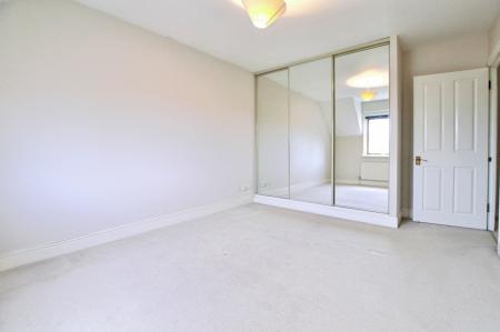 2 bedroom Flat to let in Granville Road, St Albans, AL1