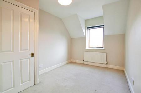 2 bedroom Flat to let in Granville Road, St Albans, AL1
