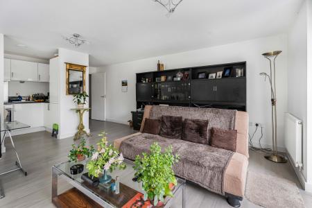 2 bedroom Flat for sale in Darwin Ct, Newsom Place, St Albans, AL1