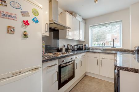 1 bedroom Flat to let in Cedar Court, St Albans, AL4