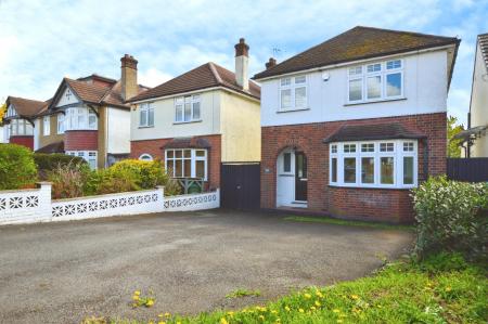 3 bedroom Detached house to let in Watford Road, St Albans, AL2