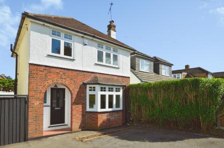 3 bedroom Detached house to let in Watford Road, St Albans, AL2