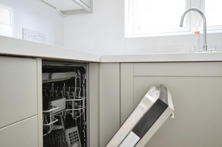 3 bedroom Detached house to let in Watford Road, St Albans, AL2