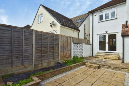 3 bedroom Detached house to let in Watford Road, St Albans, AL2