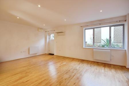 2 bedroom Flat to let in Lattimore Road, St Albans, AL1