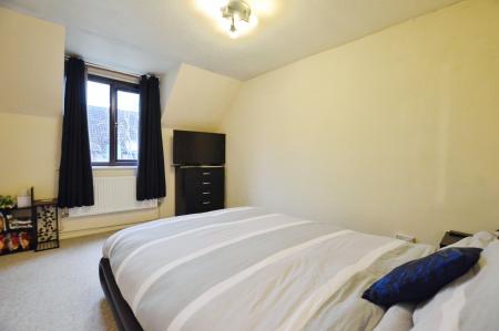 2 bedroom Maisonette to let in Newgate Close, St Albans, AL4