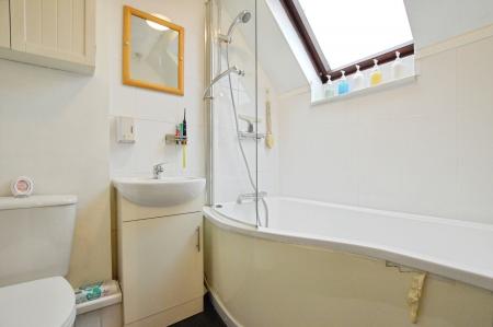 2 bedroom Maisonette to let in Newgate Close, St Albans, AL4