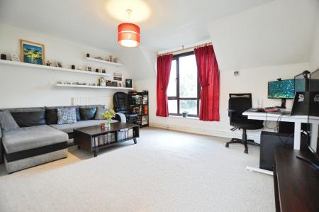 2 bedroom Maisonette to let in Newgate Close, St Albans, AL4