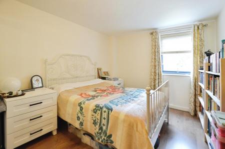2 bedroom Flat to let in Newsom Place, St Albans, AL1