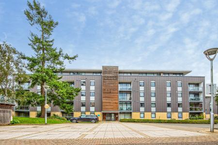 2 bedroom Flat to let in Newsom Place, St Albans, AL1