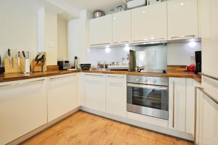 2 bedroom Flat to let in Newsom Place, St Albans, AL1