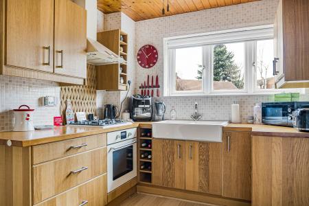 4 bedroom Semi-detached house for sale in Snatchup, Redbourn, AL3