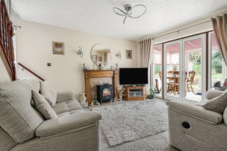 4 bedroom Semi-detached house for sale in Snatchup, Redbourn, AL3