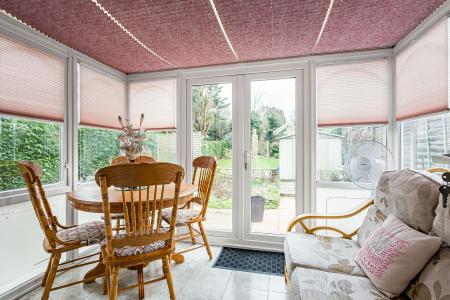 4 bedroom Semi-detached house for sale in Snatchup, Redbourn, AL3