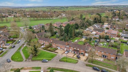 4 bedroom Semi-detached house for sale in Snatchup, Redbourn, AL3
