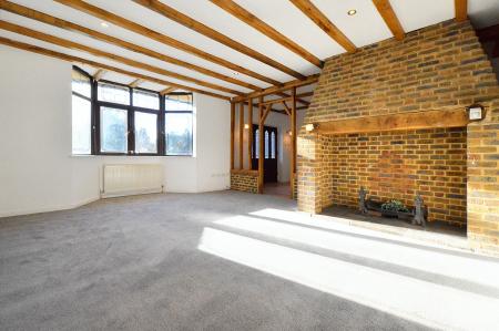 4 bedroom Detached house to let in Robbery Bottom Lane, Welwyn, AL6