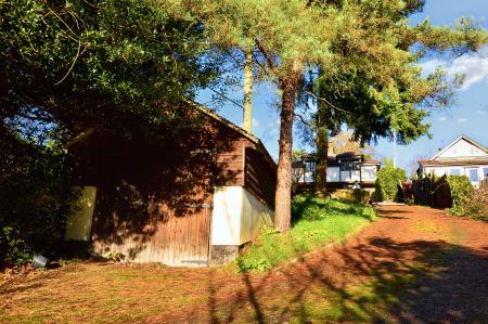 4 bedroom Detached house to let in Robbery Bottom Lane, Welwyn, AL6