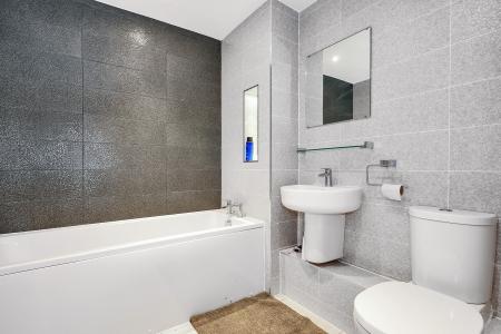 2 bedroom Flat to let in Newsom Place
