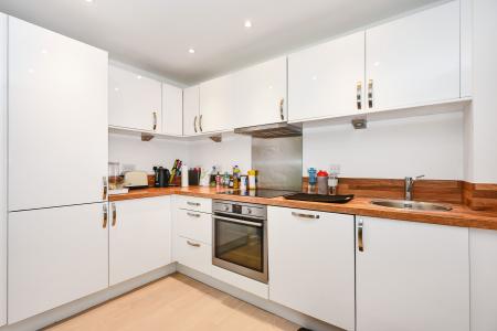 2 bedroom Flat to let in Newsom Place