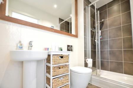 2 bedroom Flat to let in Newsom Place, St Albans, AL1